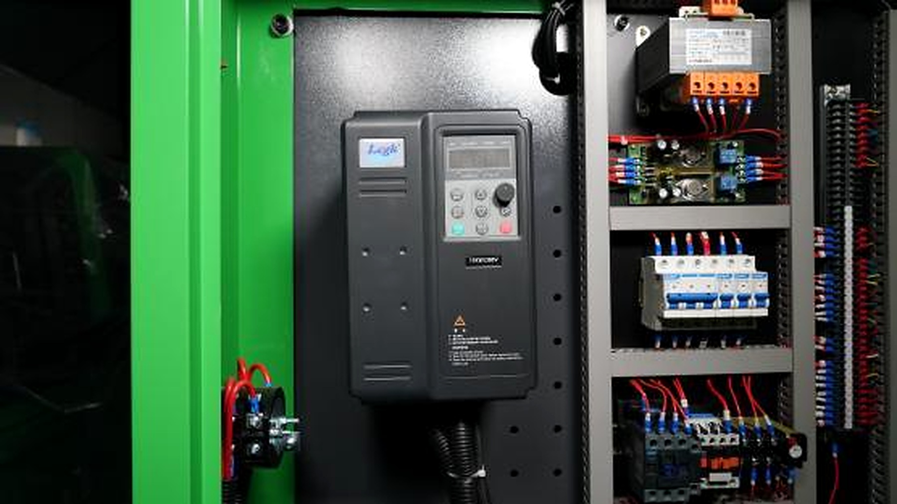 Pressure gauges and float flow meters
